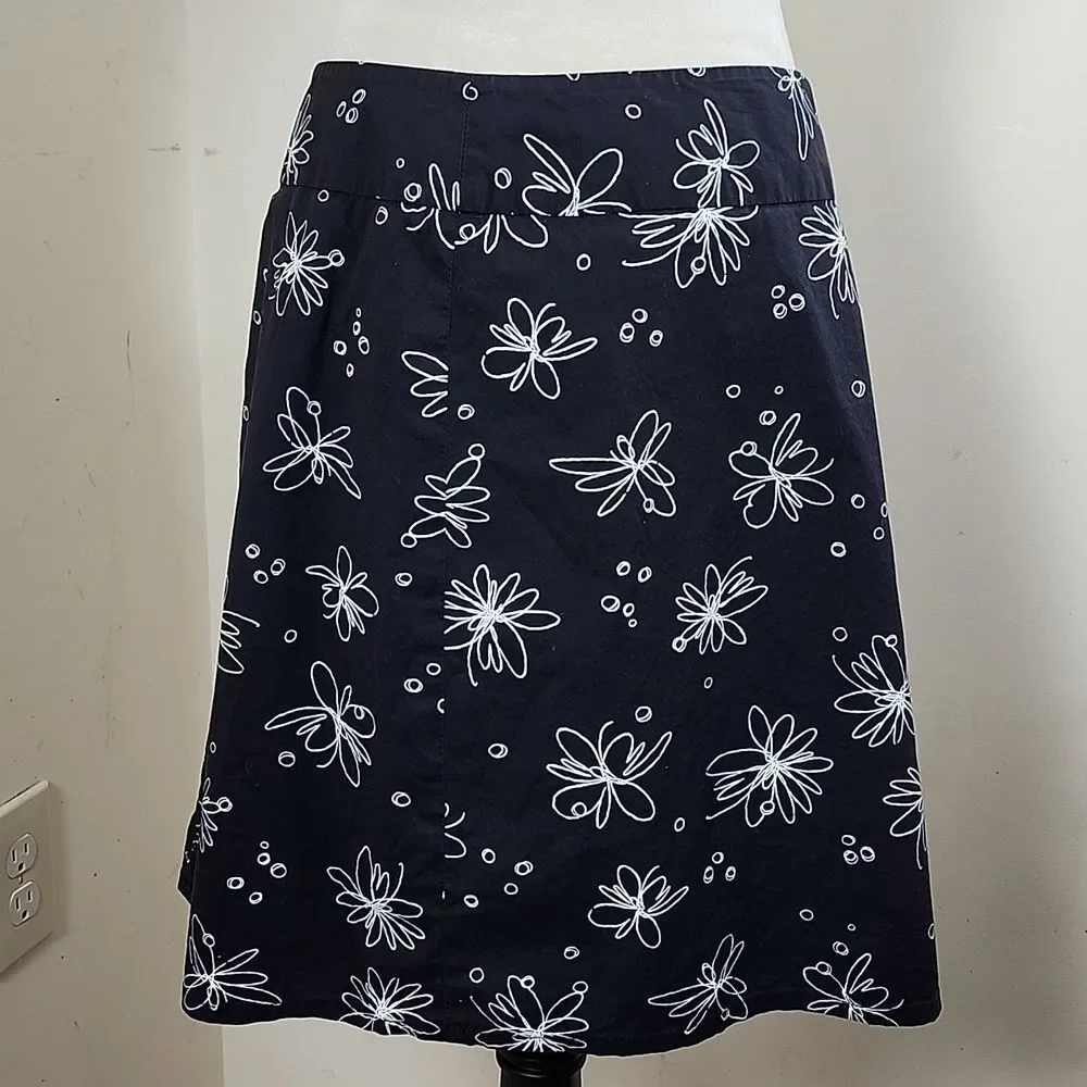 Rafaella Petites Black with White Abstract Flowers, At the Knee, Lined Skirt